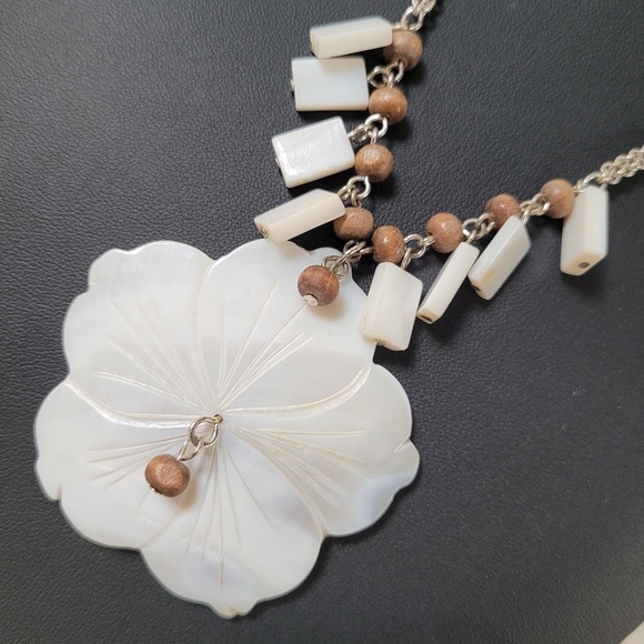 Vacation Vibes Floral Beachy Necklace Bundle: AVON, PAPARAZZI, etc. - Picture 2 of 16